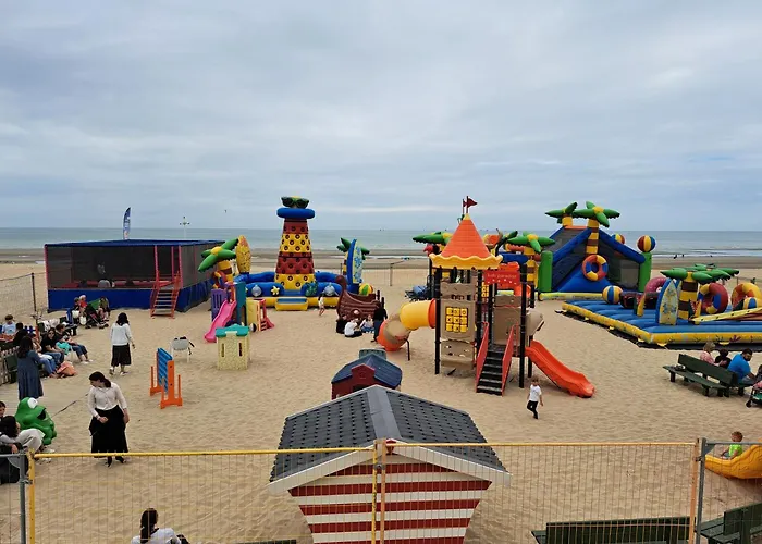 Zonnig En Gezellig Appartement Met Zijdelings Zeezicht En Zwembad In Koksijde