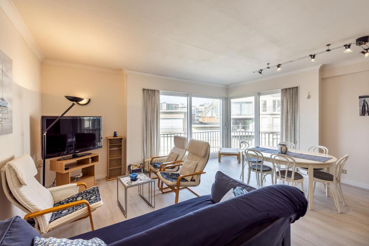 Zonnig En Gezellig Met Zijdelings Zeezicht En Zwembad In Appartamento *