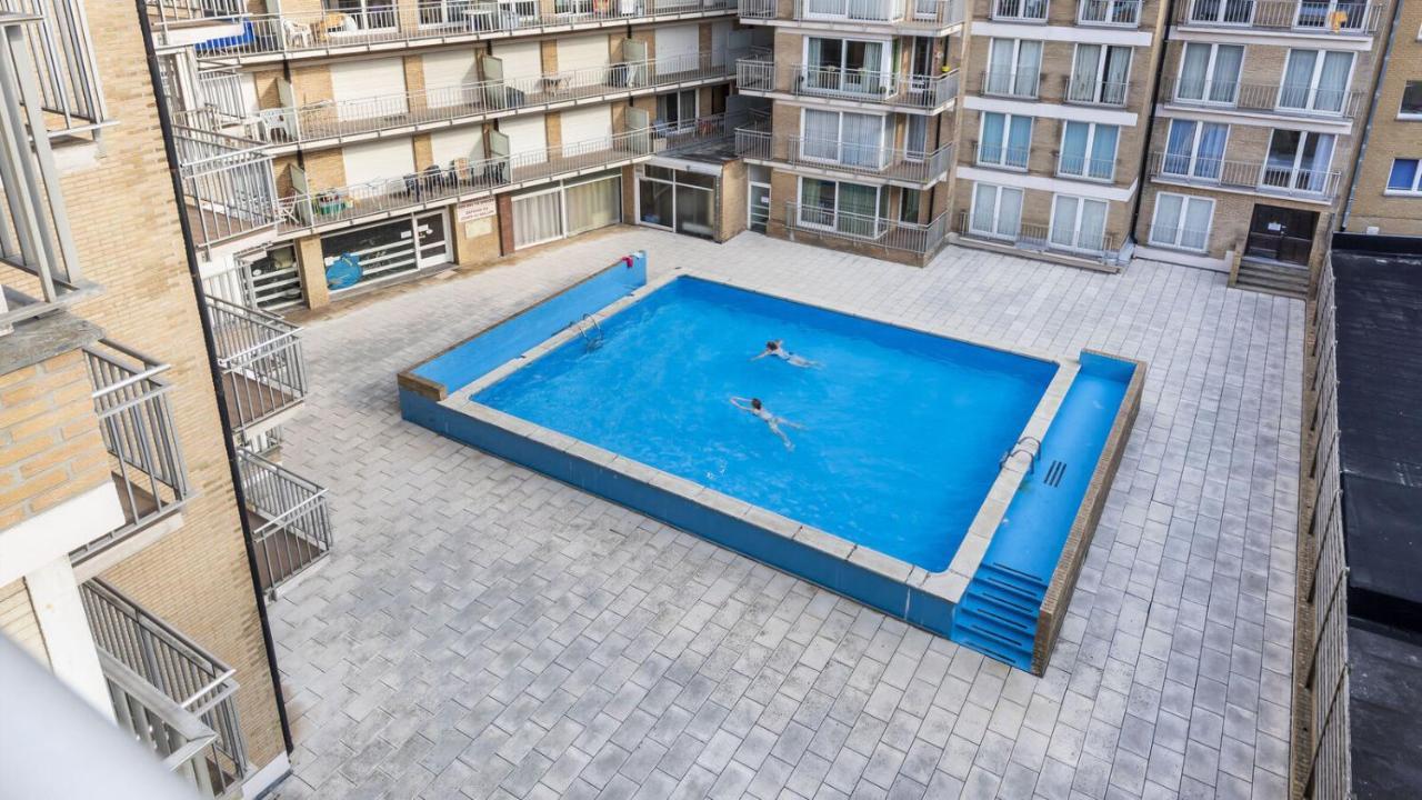 Apartment Zonnig En Gezellig Met Zijdelings Zeezicht En Zwembad In Koksijde