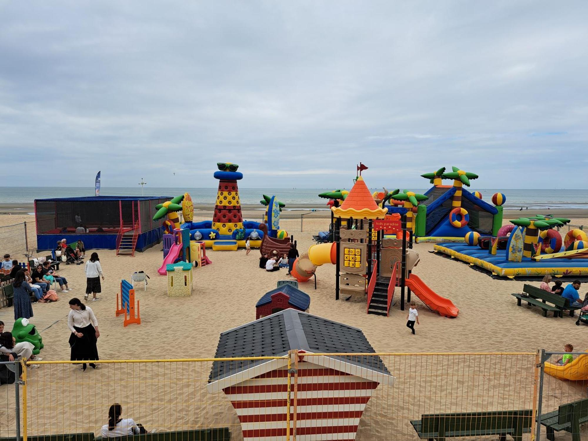Zonnig En Gezellig Met Zijdelings Zeezicht En Zwembad In Appartamento Koksijde